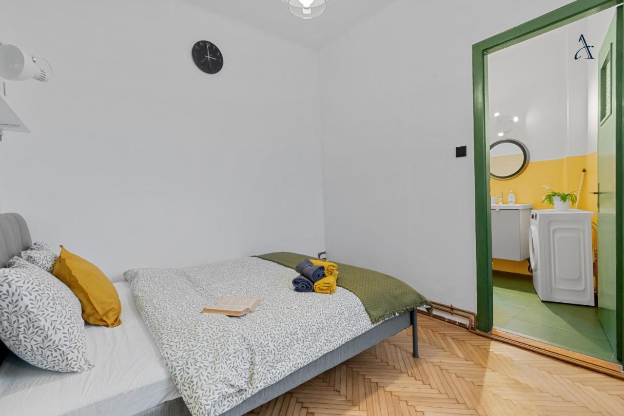 Apartament 11 Bucureşti